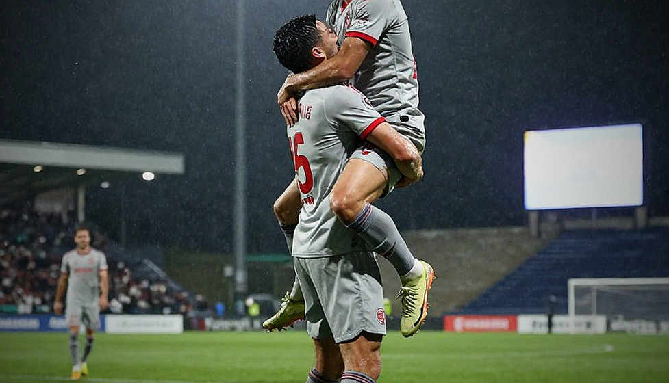 Hai bàn thắng bị VAR từ chối và khoảng trống dữ liệu sau chiến thắng 3-0 của Dortmund