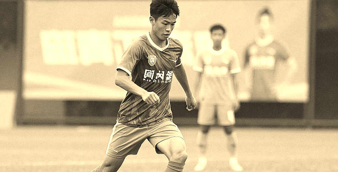 Sân cỏ GBLA: Nơi sự thật nằm dưới lớp đất, không phải trên bảng tỷ số Sân cỏ GBLA: Nơi sự thật nằm dưới lớp đất, không phải trên bảng tỷ số